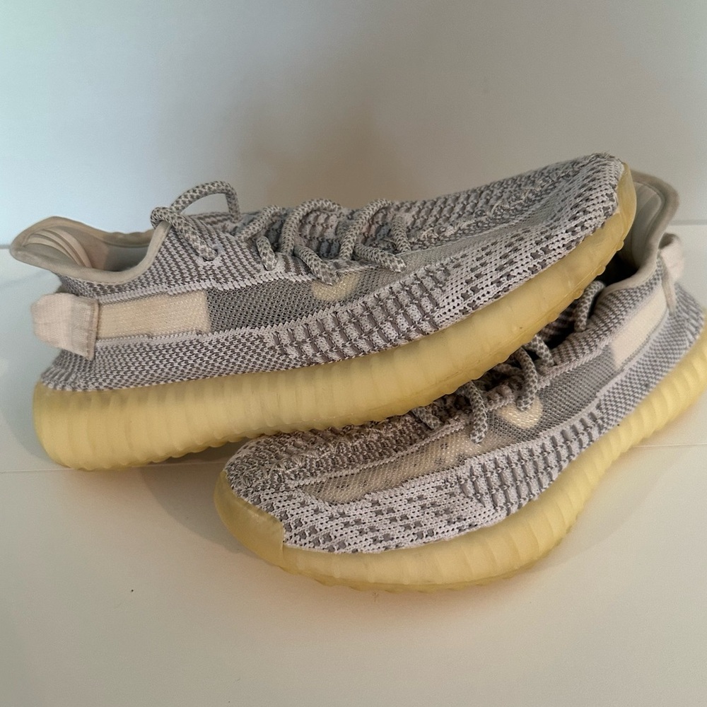 Adidas Yeezy Boost 350 V2 Shoes Women’s Sneaker Size 7